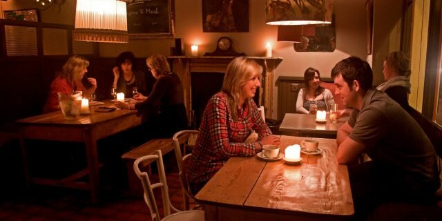 Guys Bar & Snug